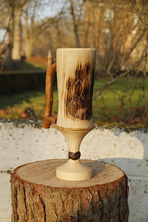 Chope à pied en Frêne