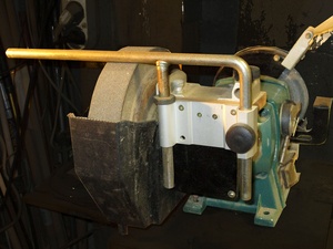 Dispositif d'affutage à eau low cost mais efficace