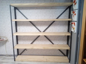 Étagère de bastaing aérien