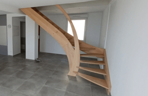 Escalier quart tournant asymétrique