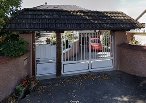 Auvent de portail en arêtier  classique vintage