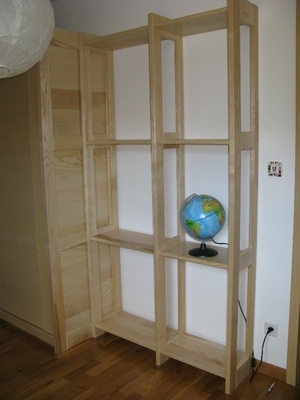 Armoire et étagères en frêne