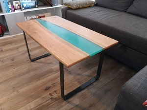 Table basse bois et résine