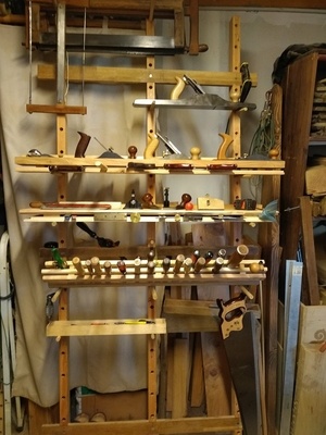 Étagère pour outils à main