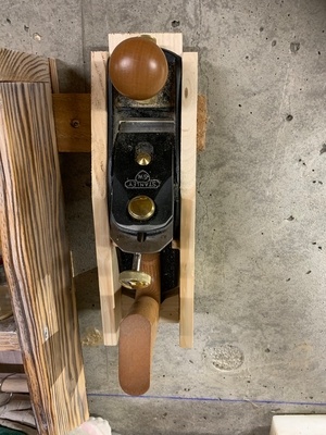 Support rabot monté sur French cleat