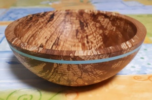 Bol incrusté avec époxy