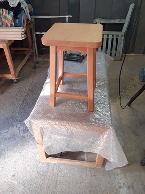 Tabouret en hêtre
