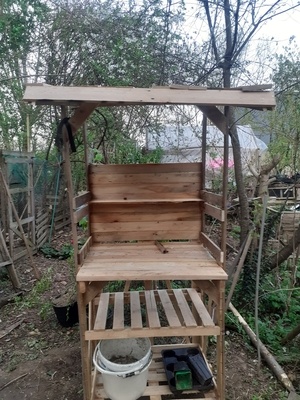 Station de travail pour le jardin