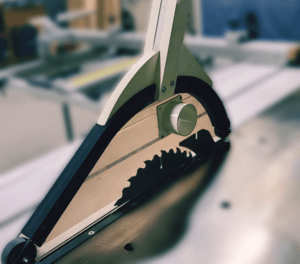 Potence et cape scie à format .