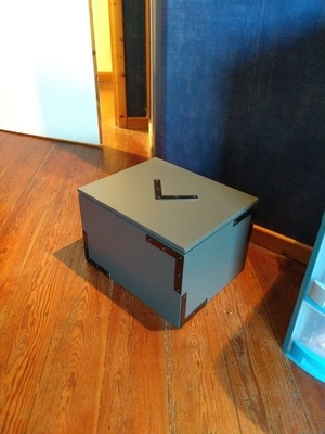 Boite en mdf peinte .