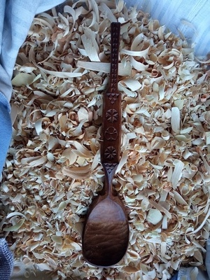 10ème cuillère de 2023 : Cuillère à salade en bouleau cuite au four.