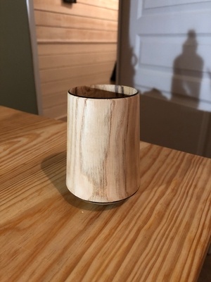 Petit pot au tour à bois