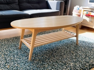 Table basse en frêne