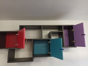 Etagère avec 3 portes