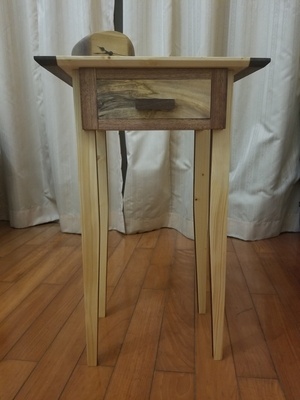 Table de nuit "Pikachu"