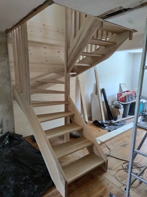 Escalier demi tournant frêne olivier