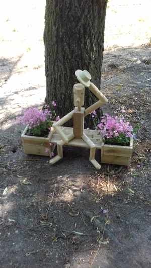 Bonhomme en bois décoration extérieure