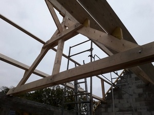 Ferme de charpente en lamellé collé