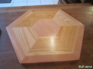 Un plateau pour un mini guéridon.