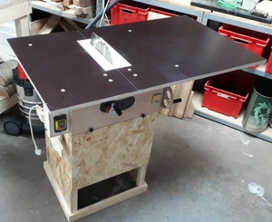 Mise à jour d'une scie sous table