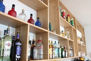 Etagères de bar en chêne