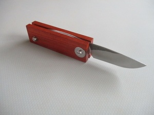 Couteau-boite en padouk