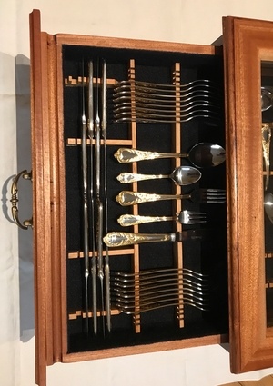 Cutlery cabinet