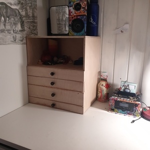 Rangement matériel de dessin sur mesure et personalisé.