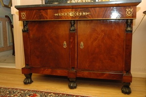 Bahut bas de style Empire