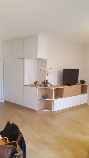 Meuble de coin, mélange de mélaminé et de contre-plaqué chêne