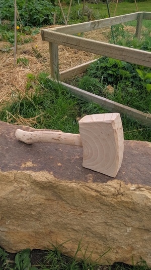 Maillet en Buis taillé a la serpe