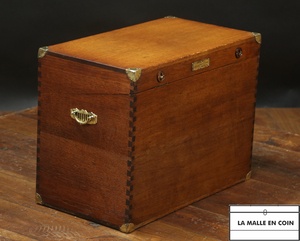 Le secretaire de voyage du capitaine Perrin