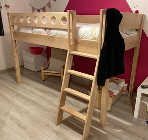 Lit enfant mi-hauteur