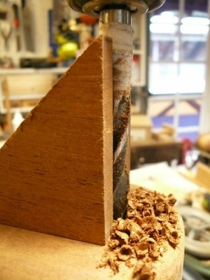 Pour percer perpendiculairement vite fait et aussi au plafond