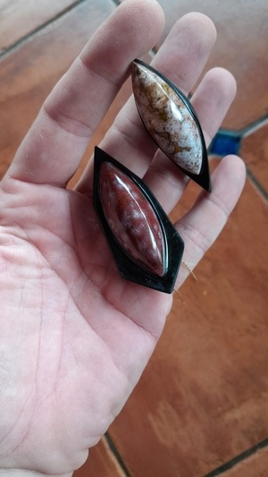 Jade de Madagascar sur Ebène