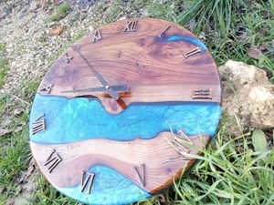 Horloge vieux chene et epoxy Ø50 cm