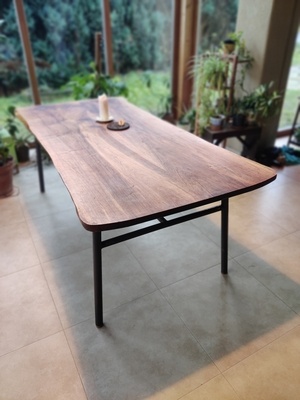 Une table youTubesque