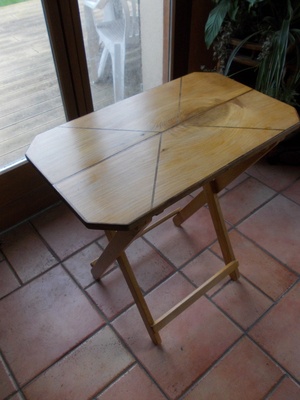 Petite table pliable