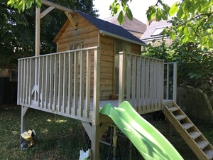 Création d'une cabane sur pilotis