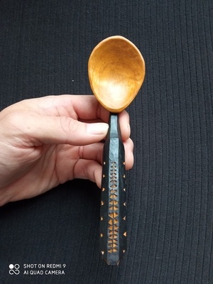 Cuillère en cerisier style "Skål Spoon Eater" de Crow dog slöjd