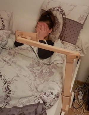 Support smartphone de lit