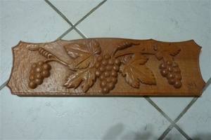 Sculpture raisin  bas relief