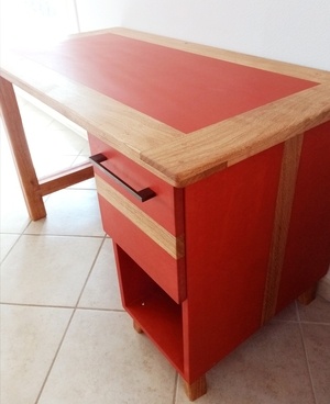 Bureau enfant chêne et valchromat rouge