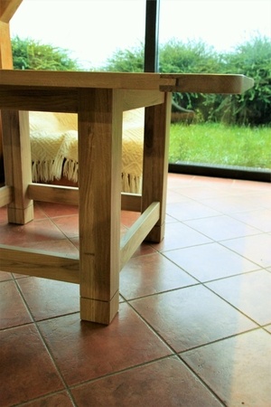 Table salle à manger carrée