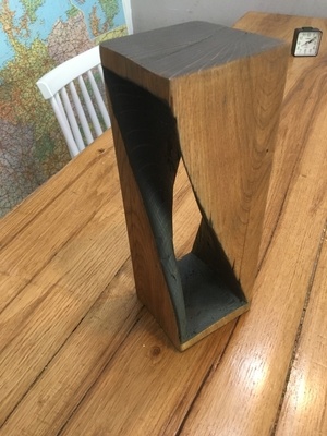 Petite sculpture en chêne finition Rubio