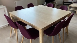 Une table carrée , pour une première réalisation.