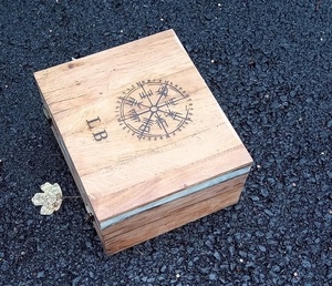 Boite pour piece d'echecs