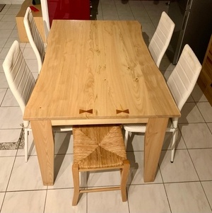 Table en châtaignier