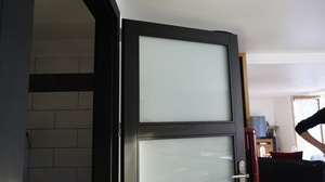 Portes modernes a chambranle contre chambranle