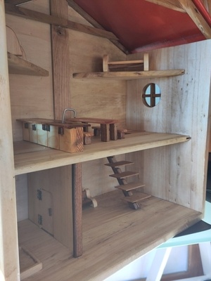 Nouvelle maison de poupée